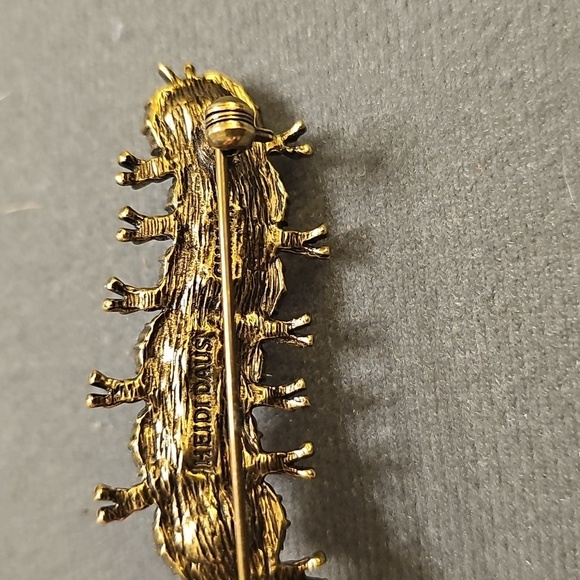 Heidi Daus Caterpiller Brooch. Pearl and Reinstones. Excelent. - Picture 4 of 5
